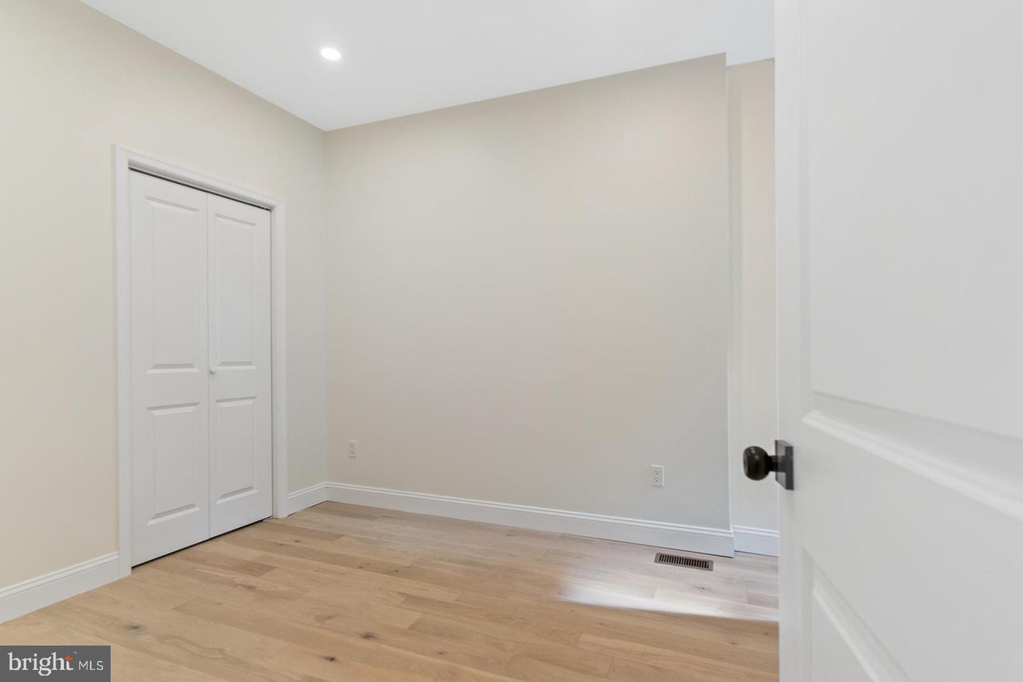 1644 N 6th STREET