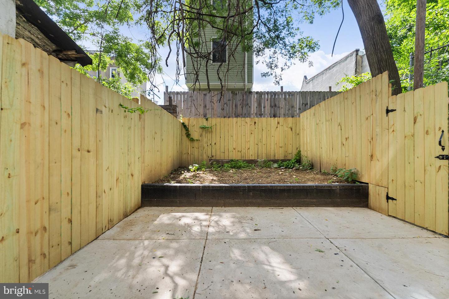 1644 N 6th STREET