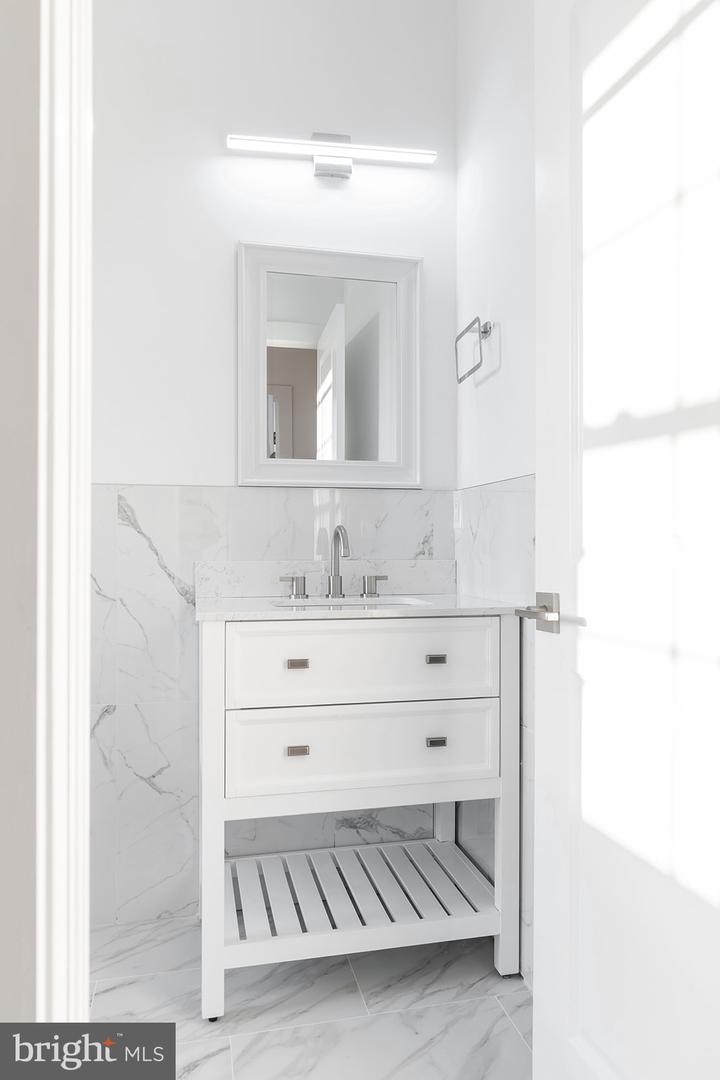 2100 N Hancock STREET Unit: 5