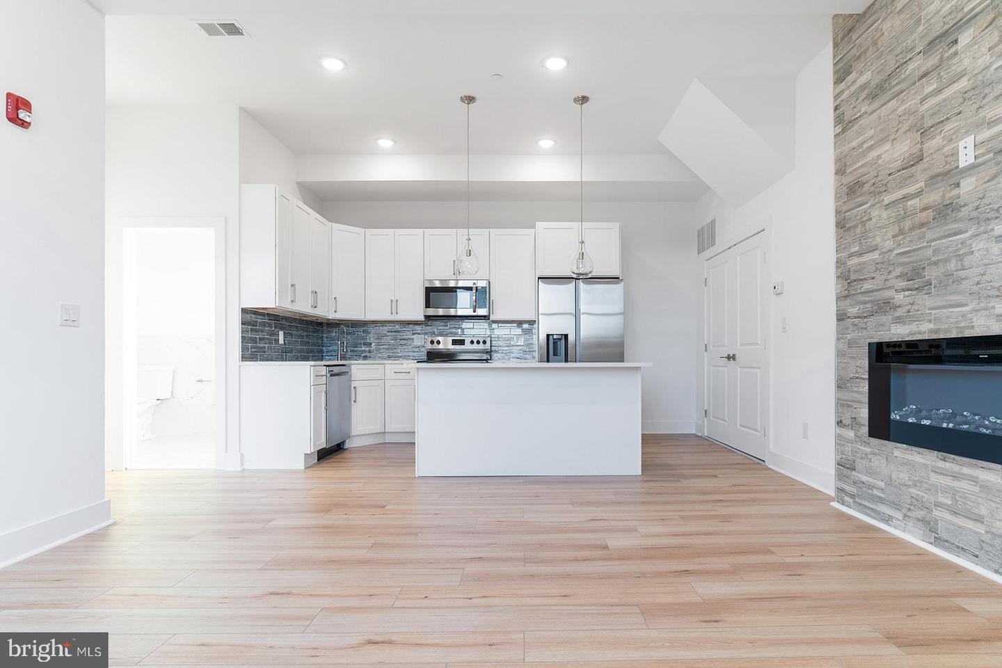 2100 N Hancock STREET Unit: 5