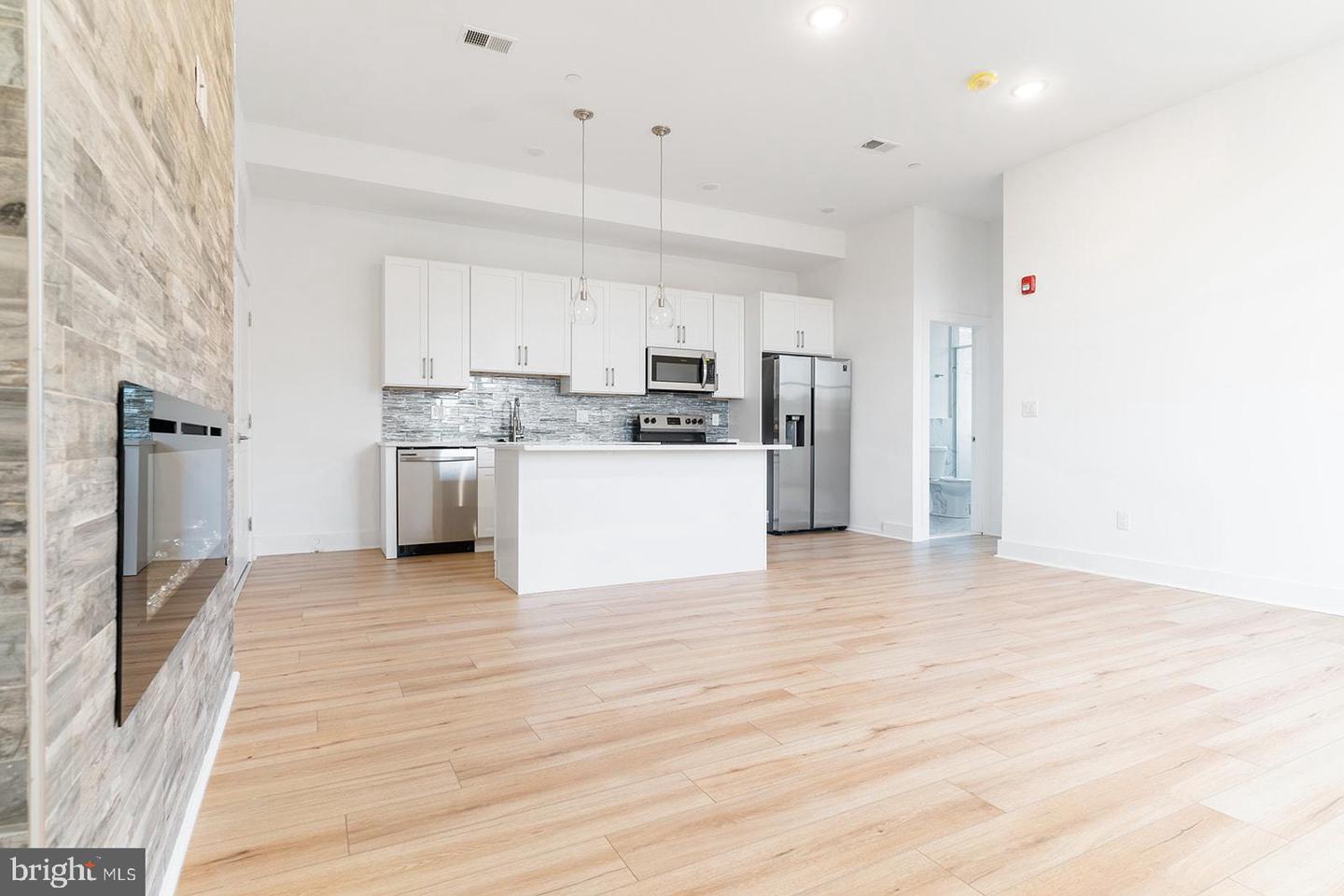 2100 N Hancock STREET Unit: 4