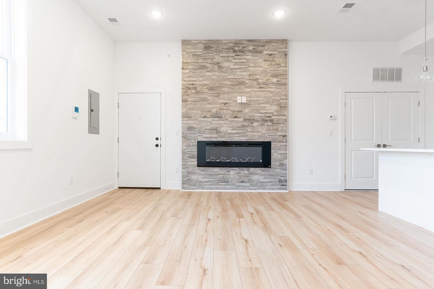 2100 N Hancock STREET Unit: 4