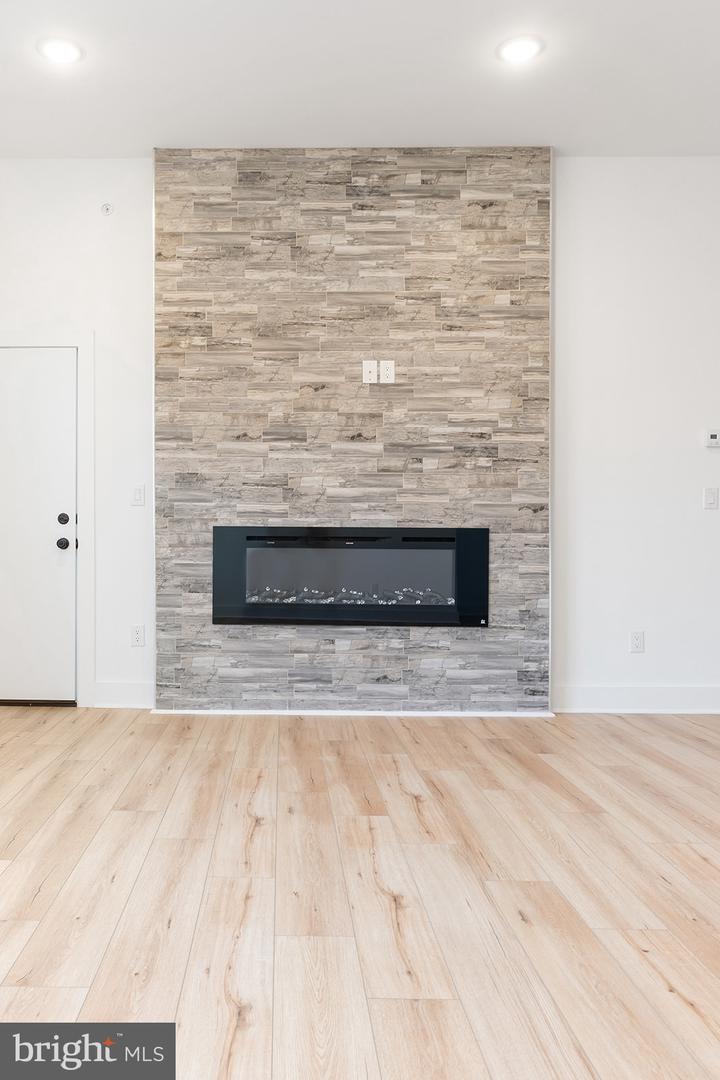 2100 N Hancock STREET Unit: 4
