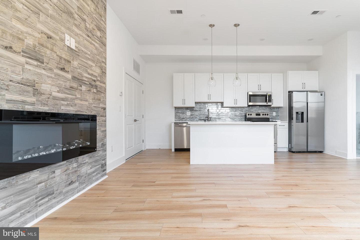 2100 N Hancock STREET Unit: 4