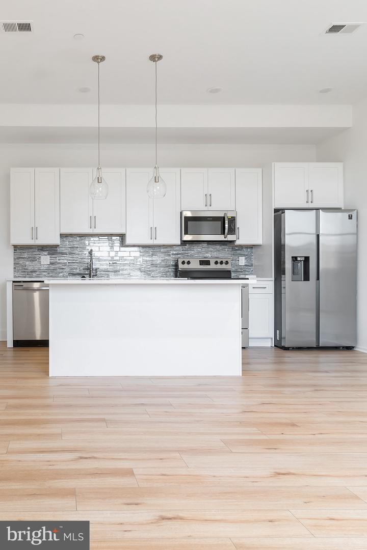 2100 N Hancock STREET Unit: 4