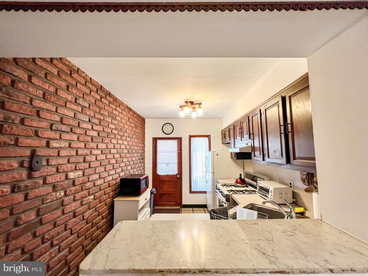 723 FULTON STREET