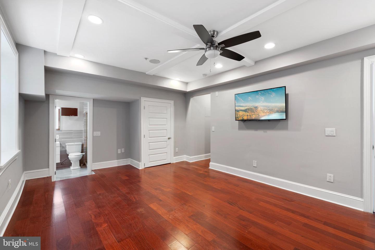 117 CHESTNUT STREET Unit: 302A