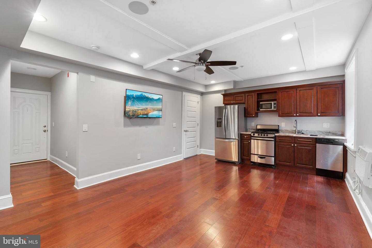 117 CHESTNUT STREET Unit: 302A