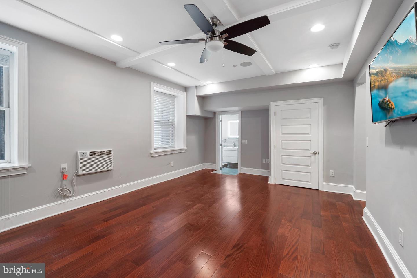 117 CHESTNUT STREET Unit: 302A