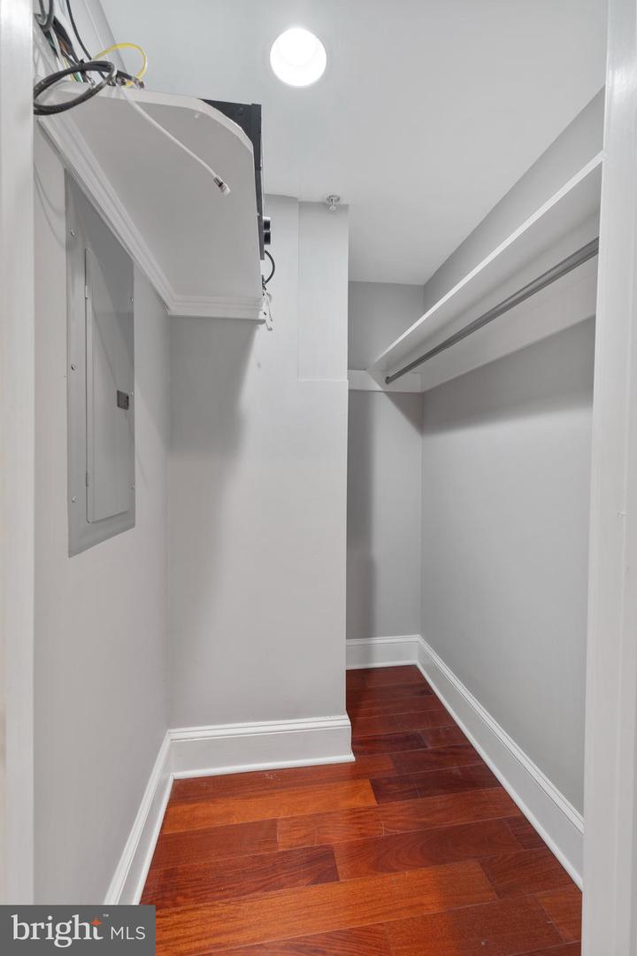 117 CHESTNUT STREET Unit: 302A