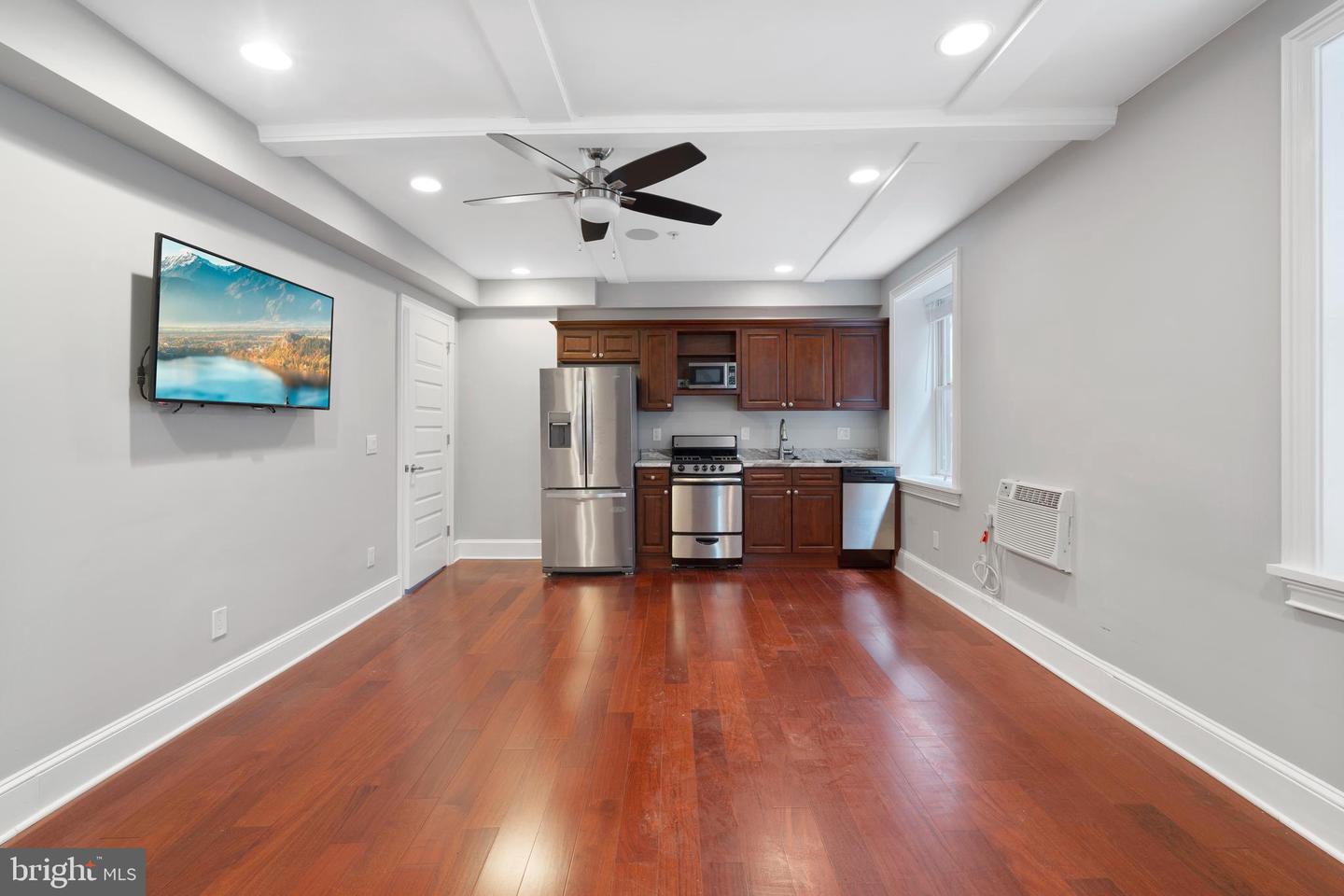 117 CHESTNUT STREET Unit: 302A