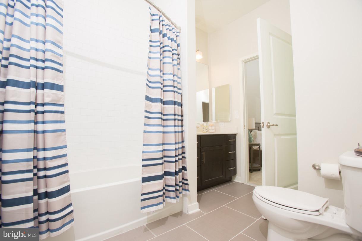 401 RACE STREET Unit: 226