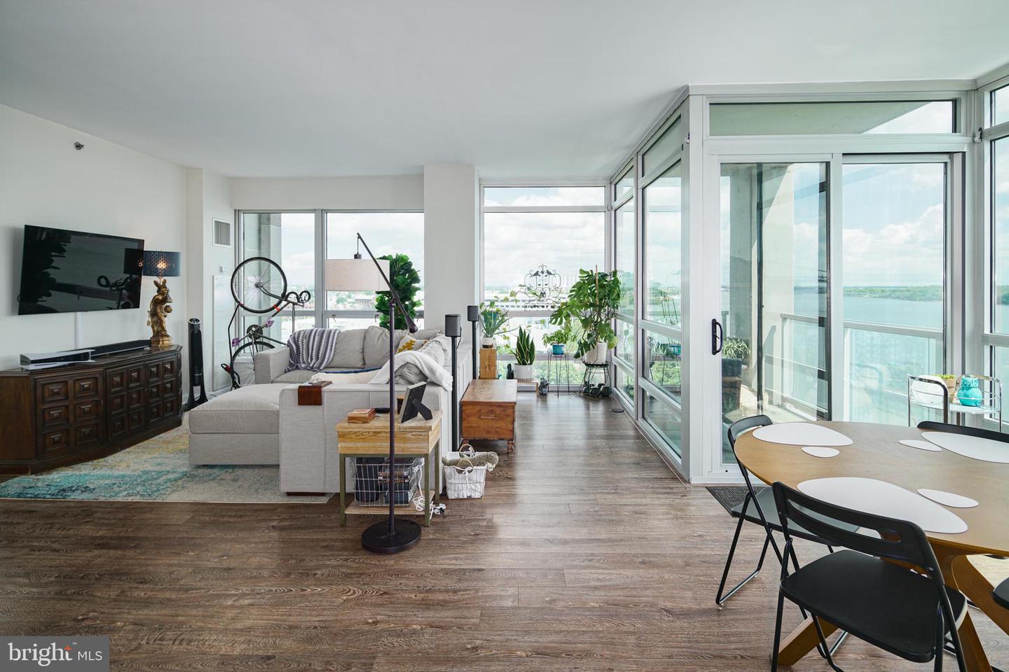 901 N Penn STREET Unit: R1101