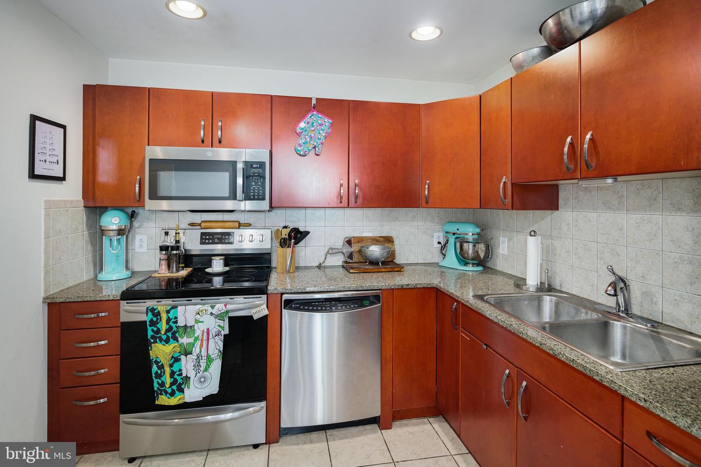 901 N Penn STREET Unit: R1101