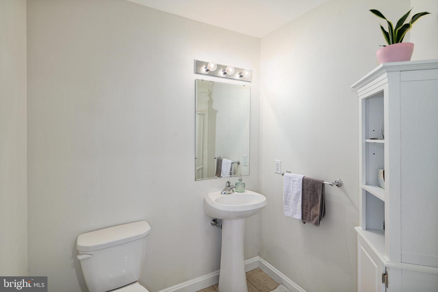901 N Penn STREET Unit: R1101