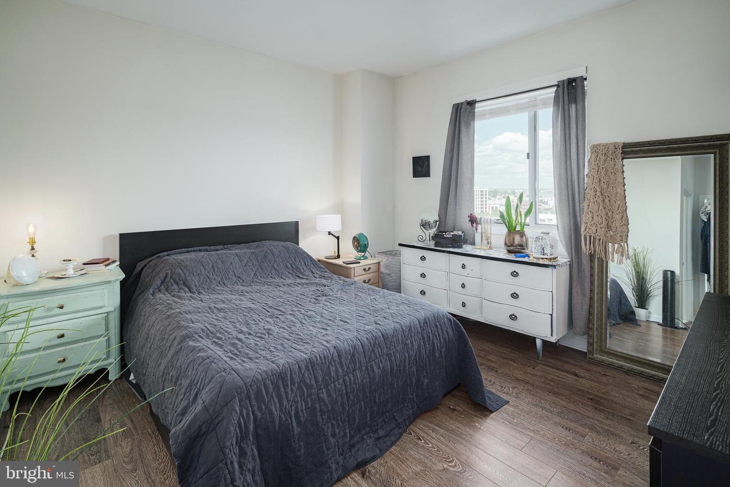 901 N Penn STREET Unit: R1101