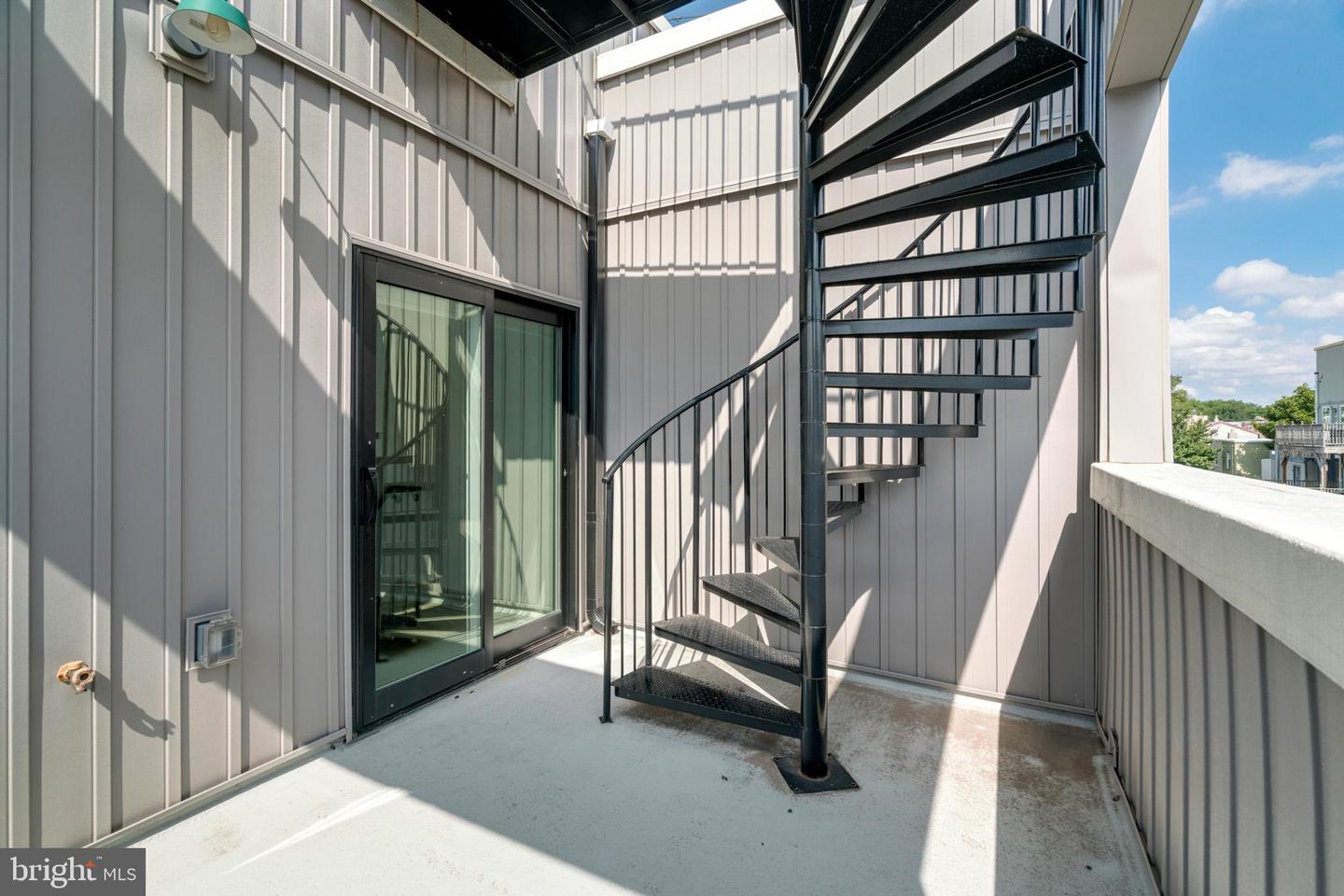 2621 Almond STREET