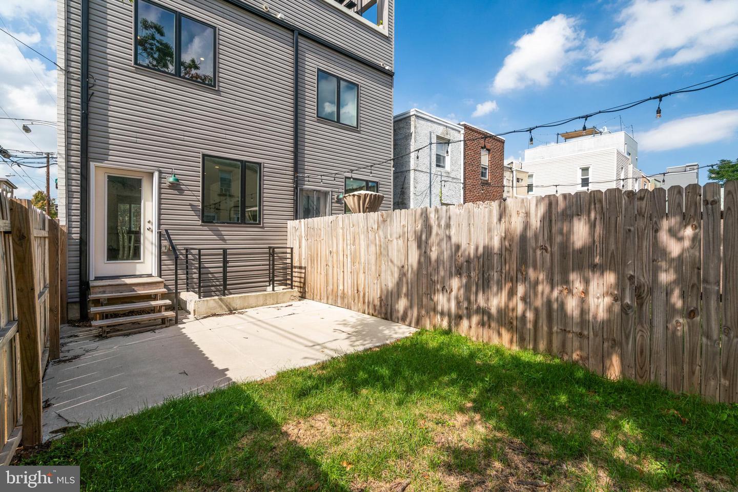 2621 Almond STREET