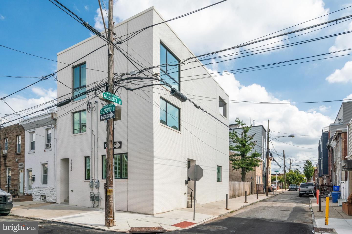 2621 Almond STREET