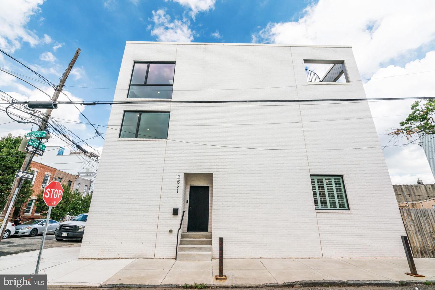2621 Almond STREET