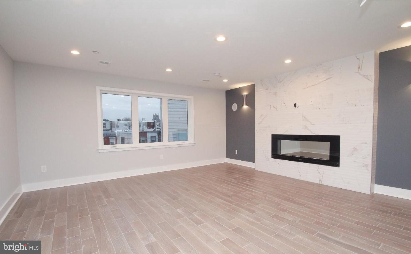 2562 Frankford AVENUE Unit: 4 (3R FLOOR REAR)