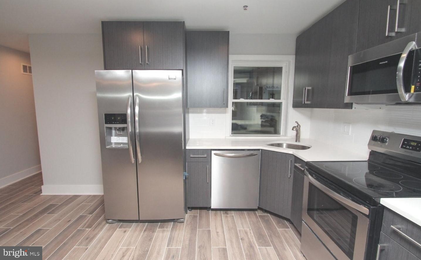 2562 Frankford AVENUE Unit: 4 (3R FLOOR REAR)