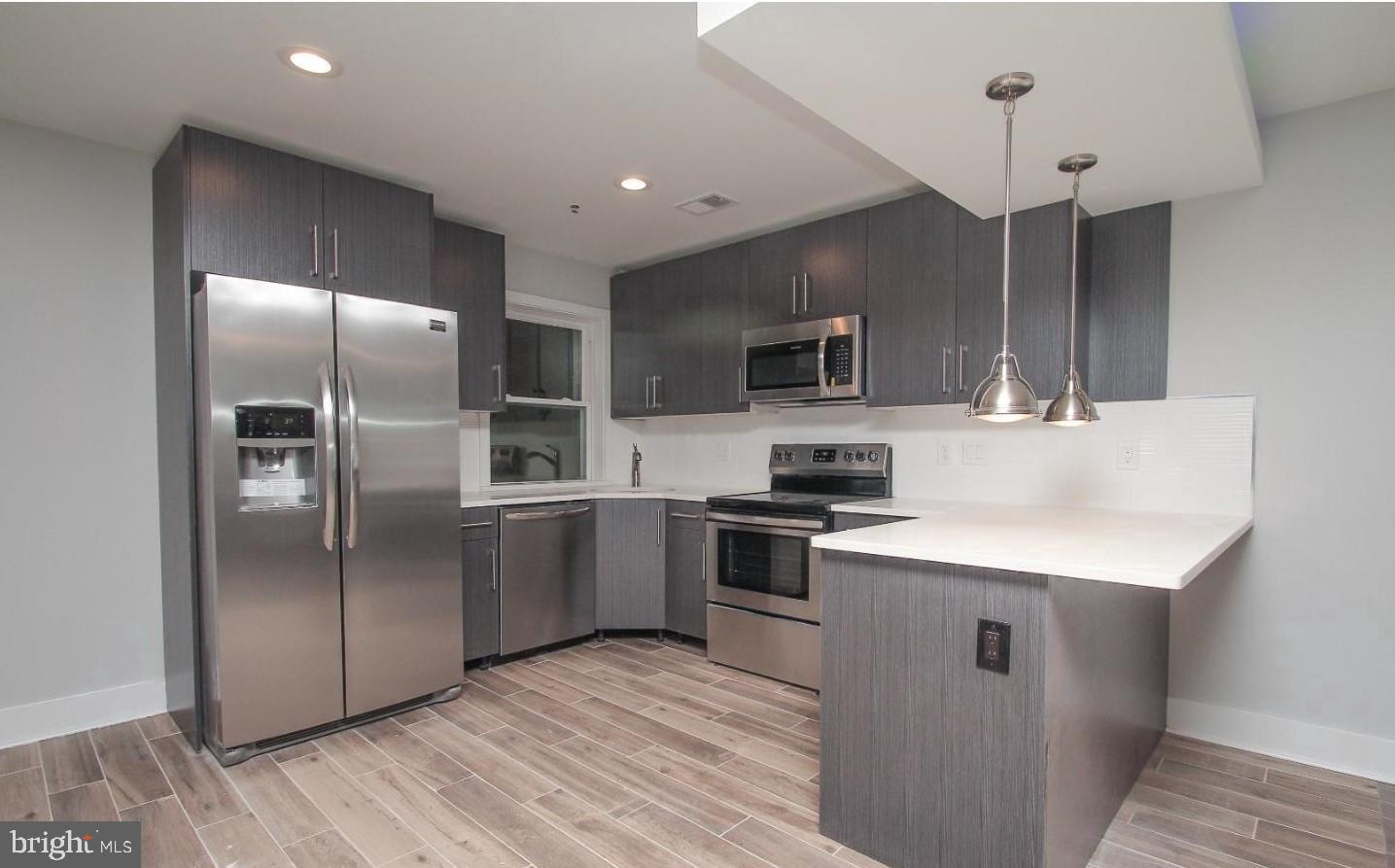 2562 Frankford AVENUE Unit: 4 (3R FLOOR REAR)