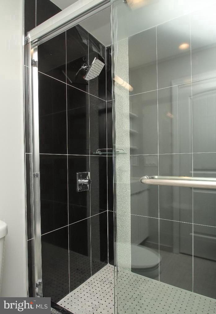 2562 Frankford AVENUE Unit: 4 (3R FLOOR REAR)