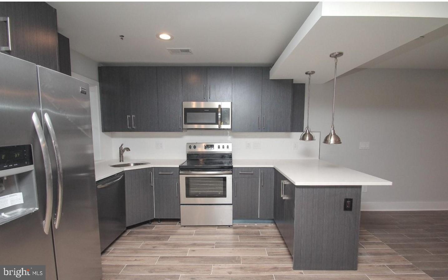 2562 Frankford AVENUE Unit: 4 (3R FLOOR REAR)