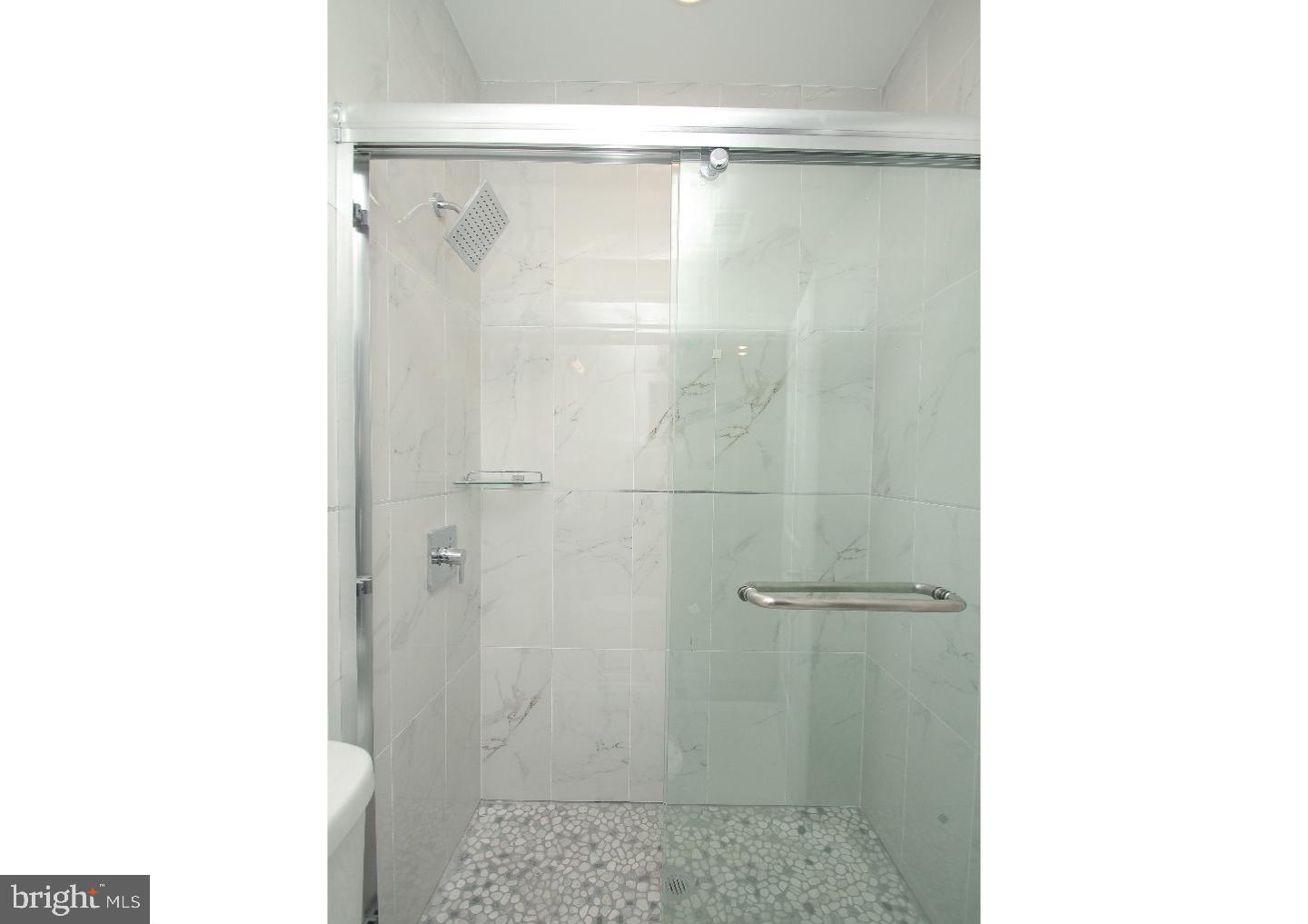 2562 Frankford AVENUE Unit: 4 (3R FLOOR REAR)