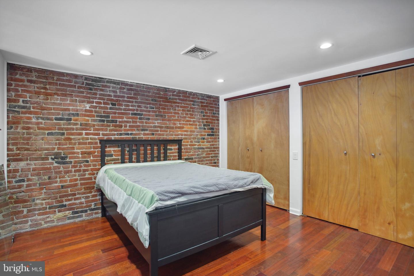 12 S LETITIA STREET Unit: 301