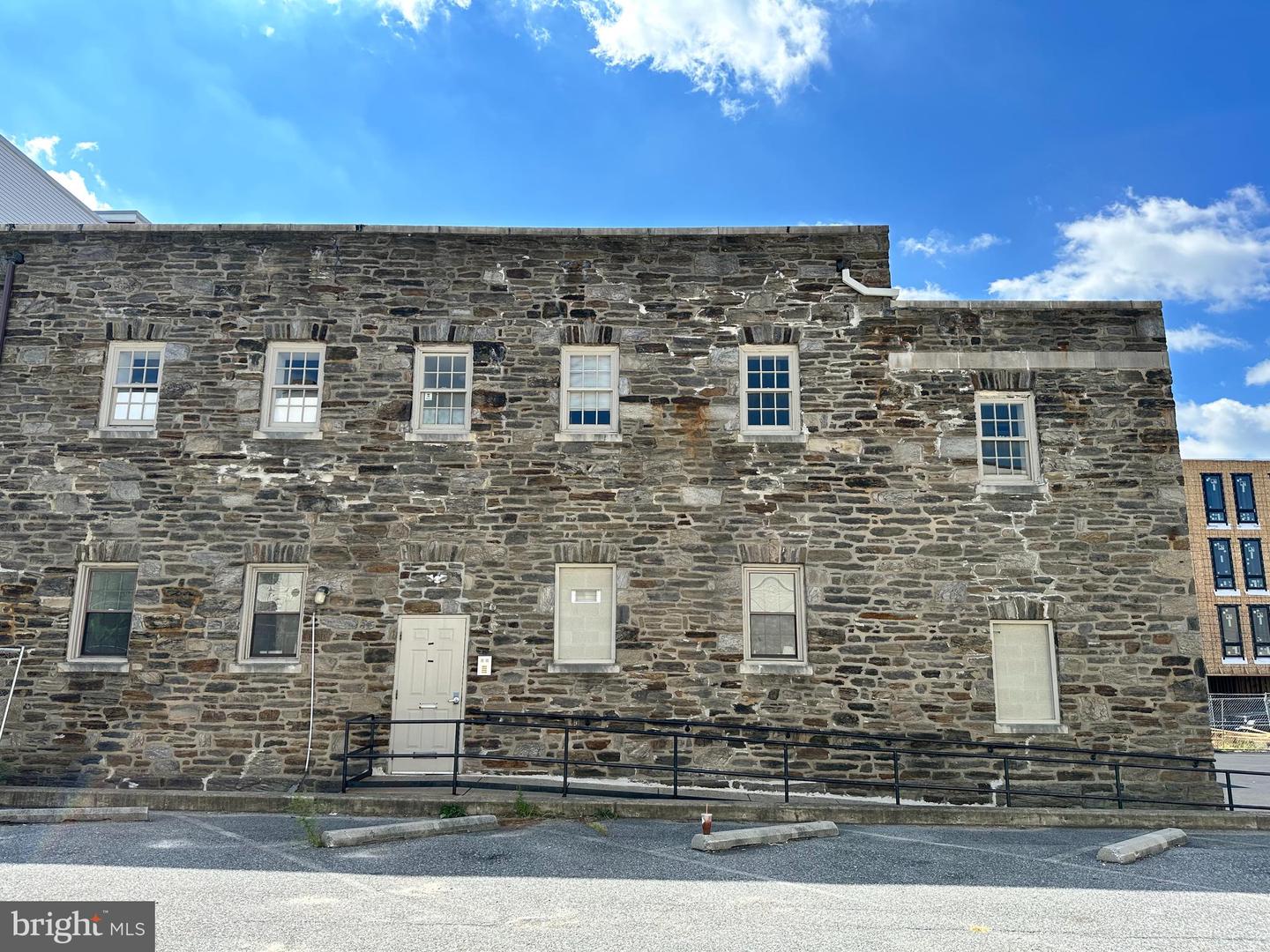 228 W Chelten AVENUE Unit: 2