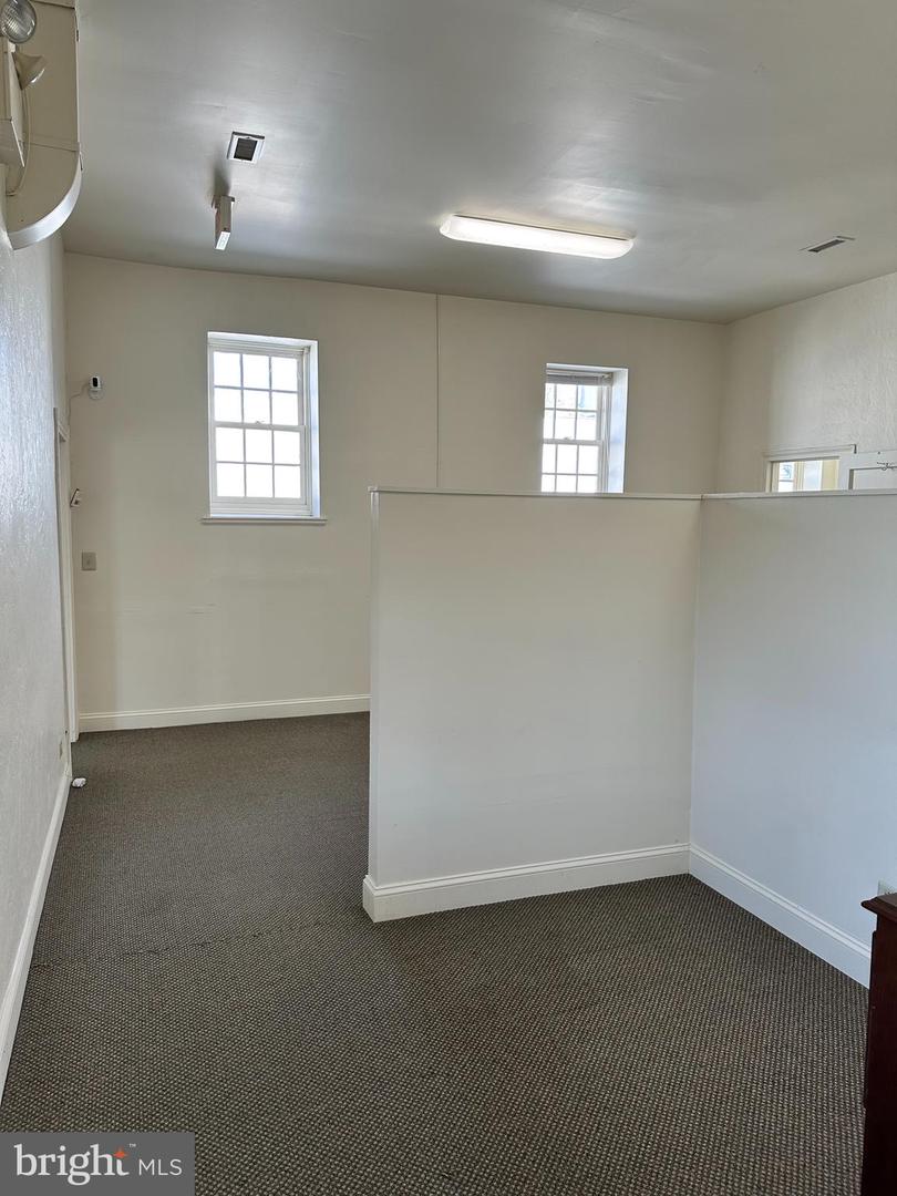 228 W Chelten AVENUE Unit: 2