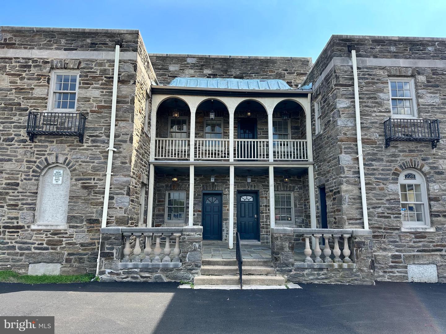 228 W Chelten AVENUE Unit: 2