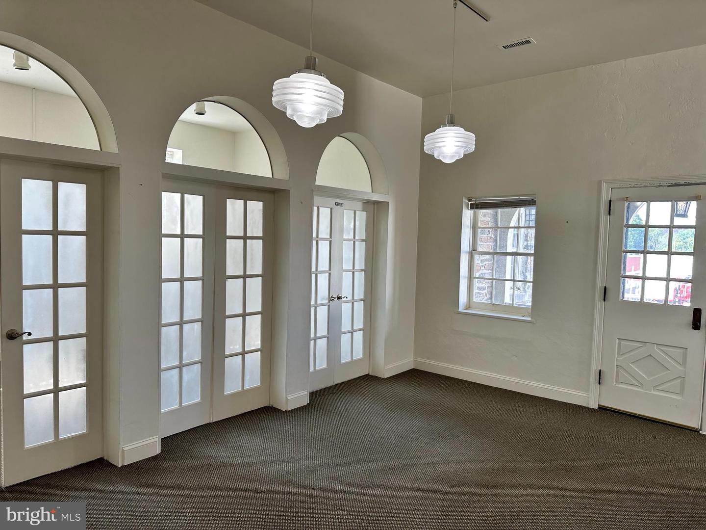 228 W Chelten AVENUE Unit: 2