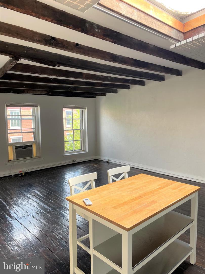 160-164 N 3RD STREET Unit: 160-3R