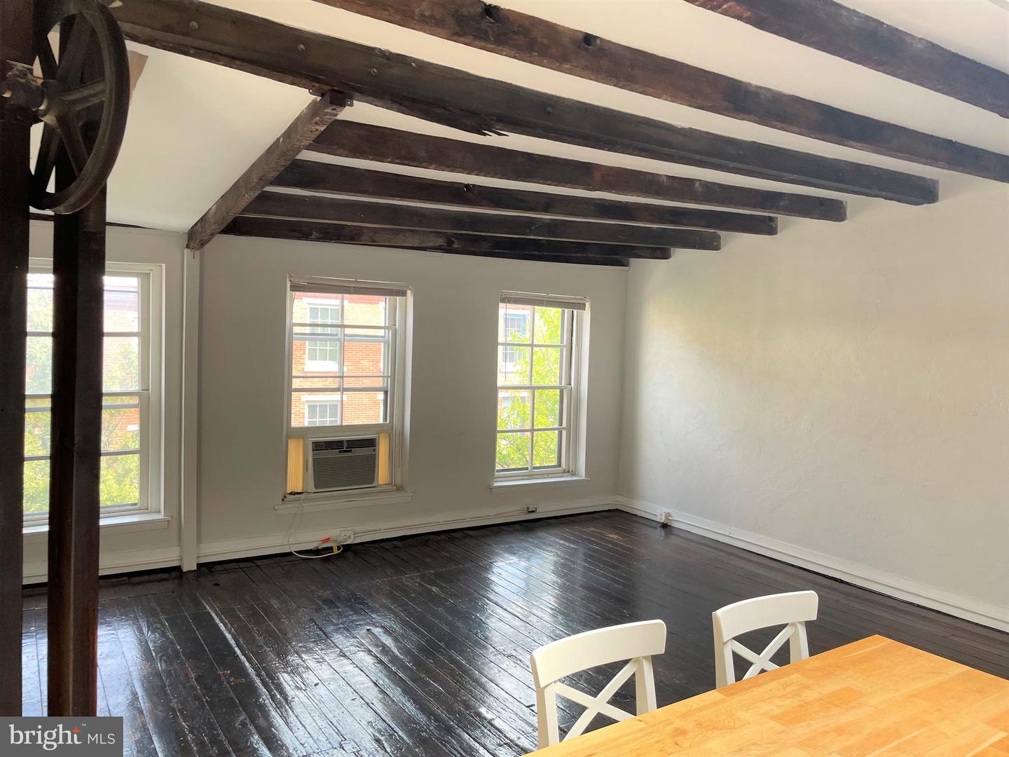 160-164 N 3RD STREET Unit: 160-3R