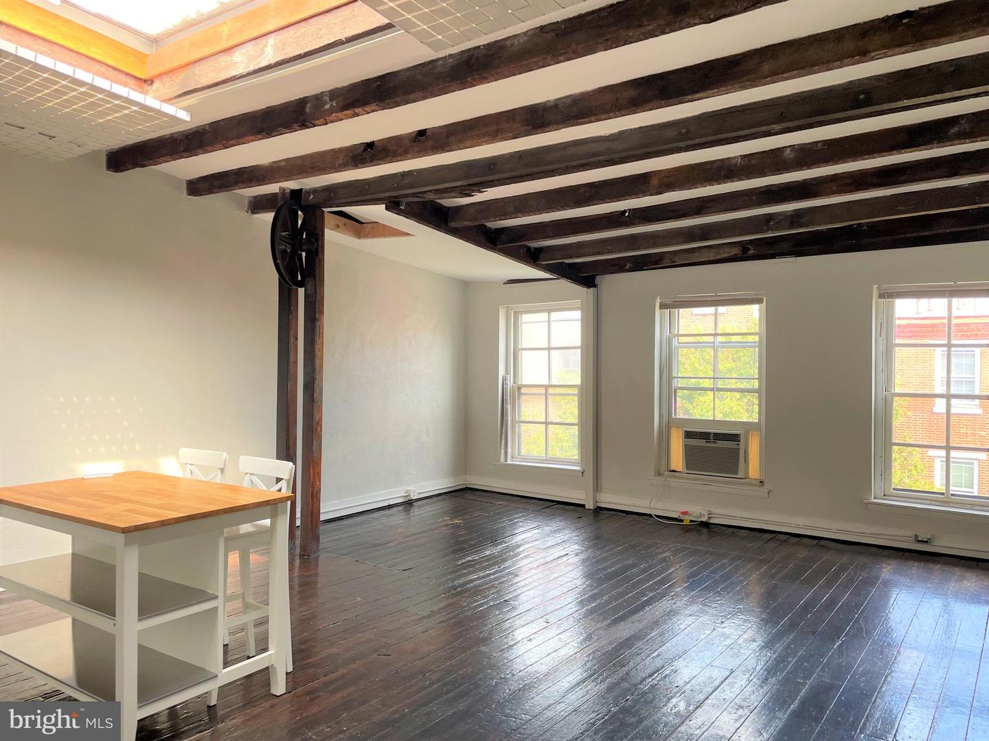 160-164 N 3RD STREET Unit: 160-3R