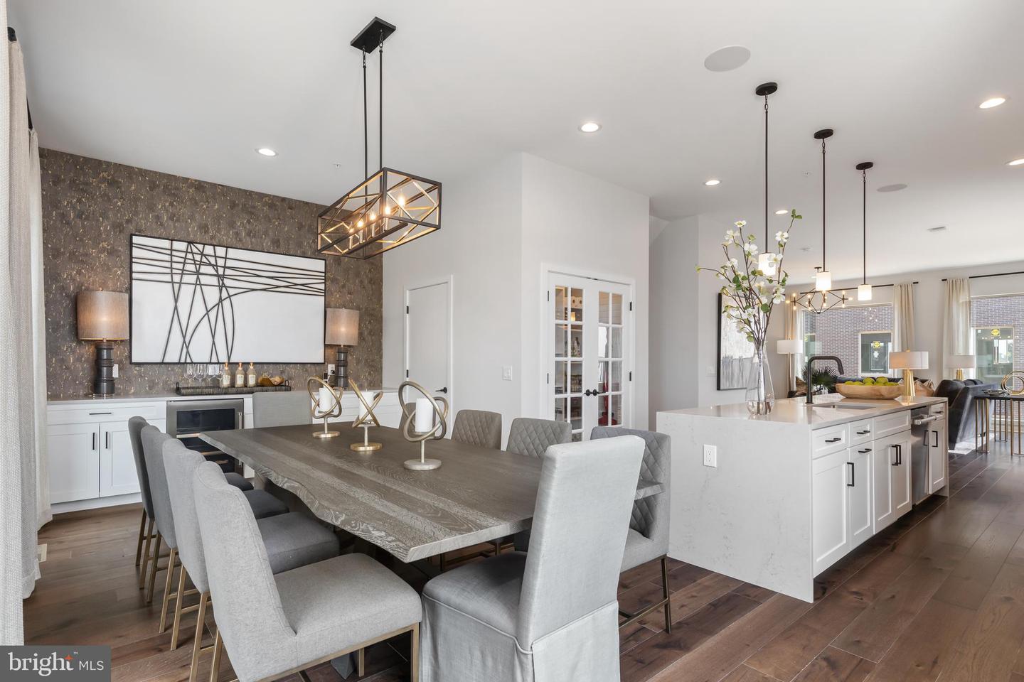 2001 Beach Street Unit: 356