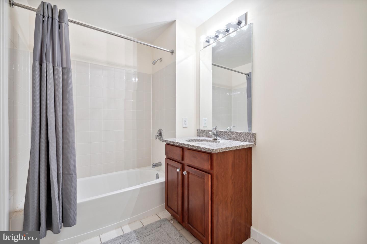 113 N BREAD STREET Unit: 3G2