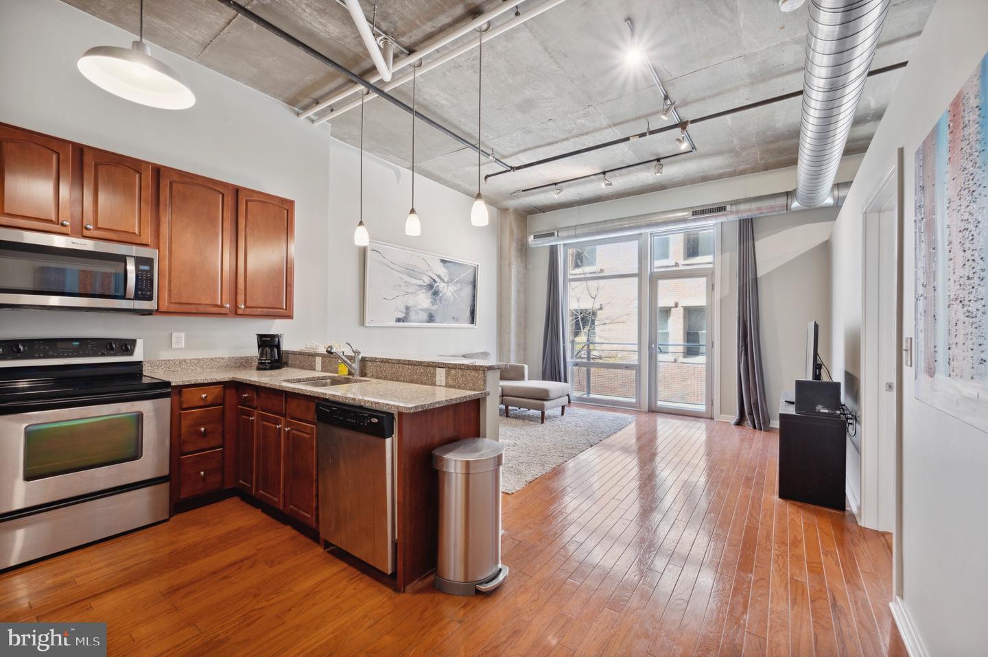 113 N BREAD STREET Unit: 3G2