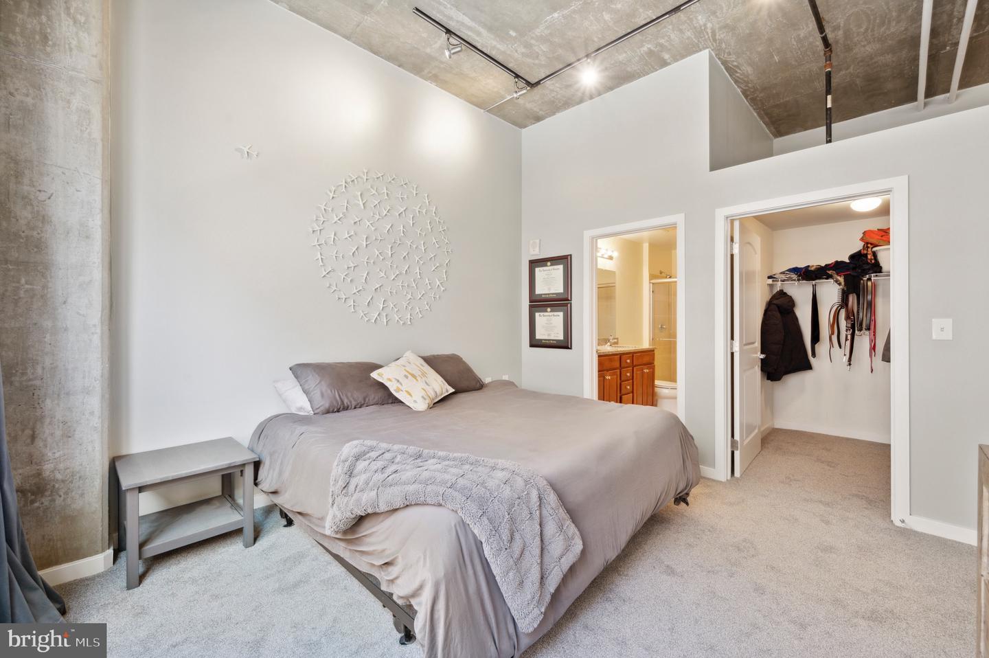 113 N BREAD STREET Unit: 3G2