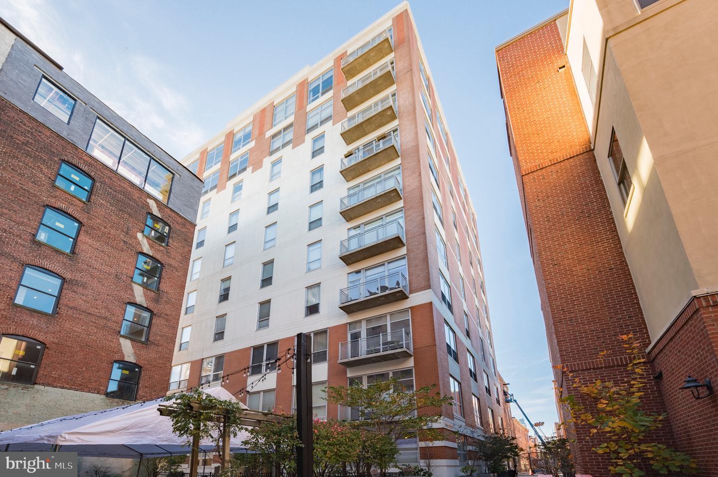 113 N BREAD STREET Unit: 3G2