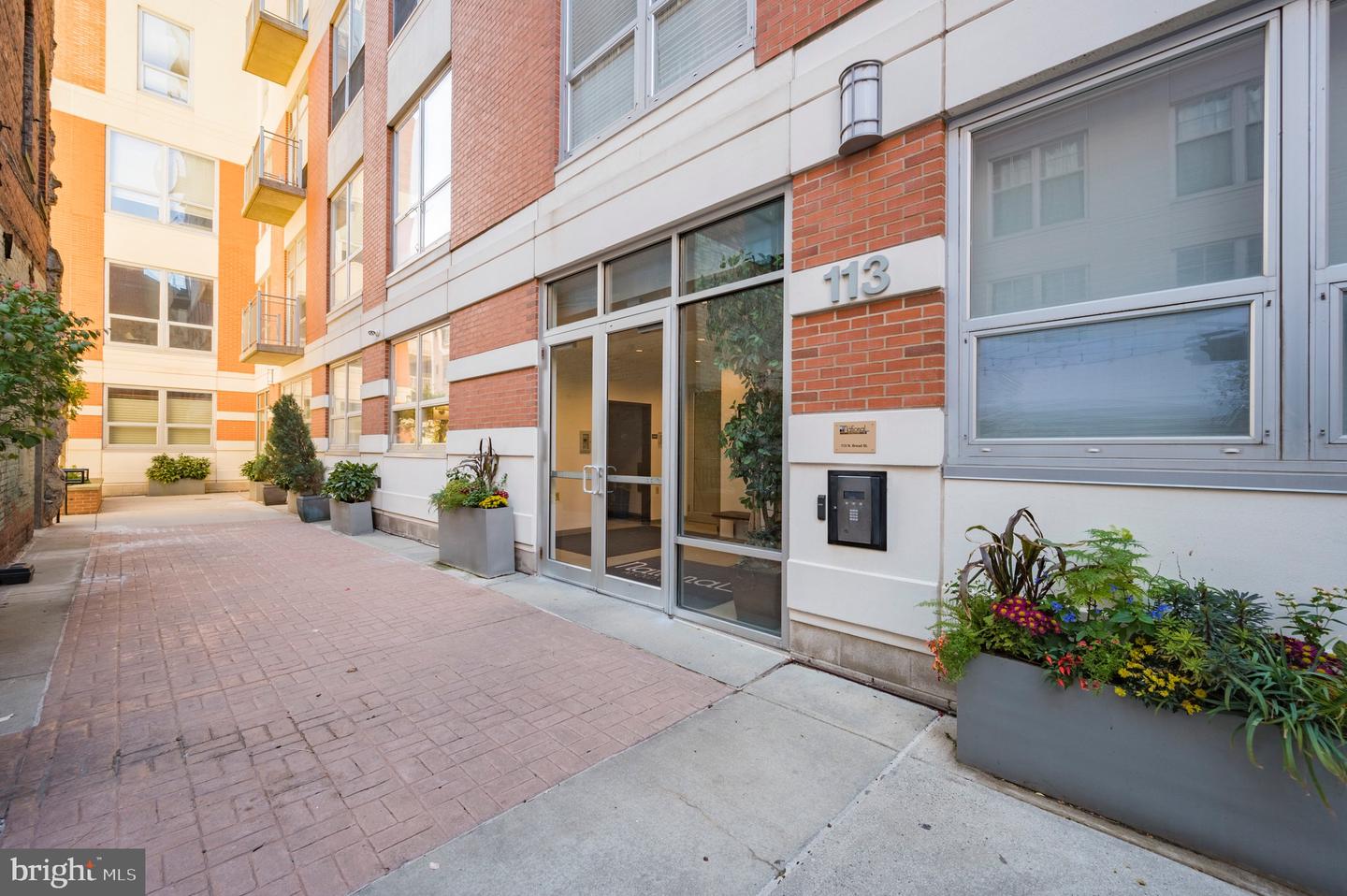 113 N BREAD STREET Unit: 3G2