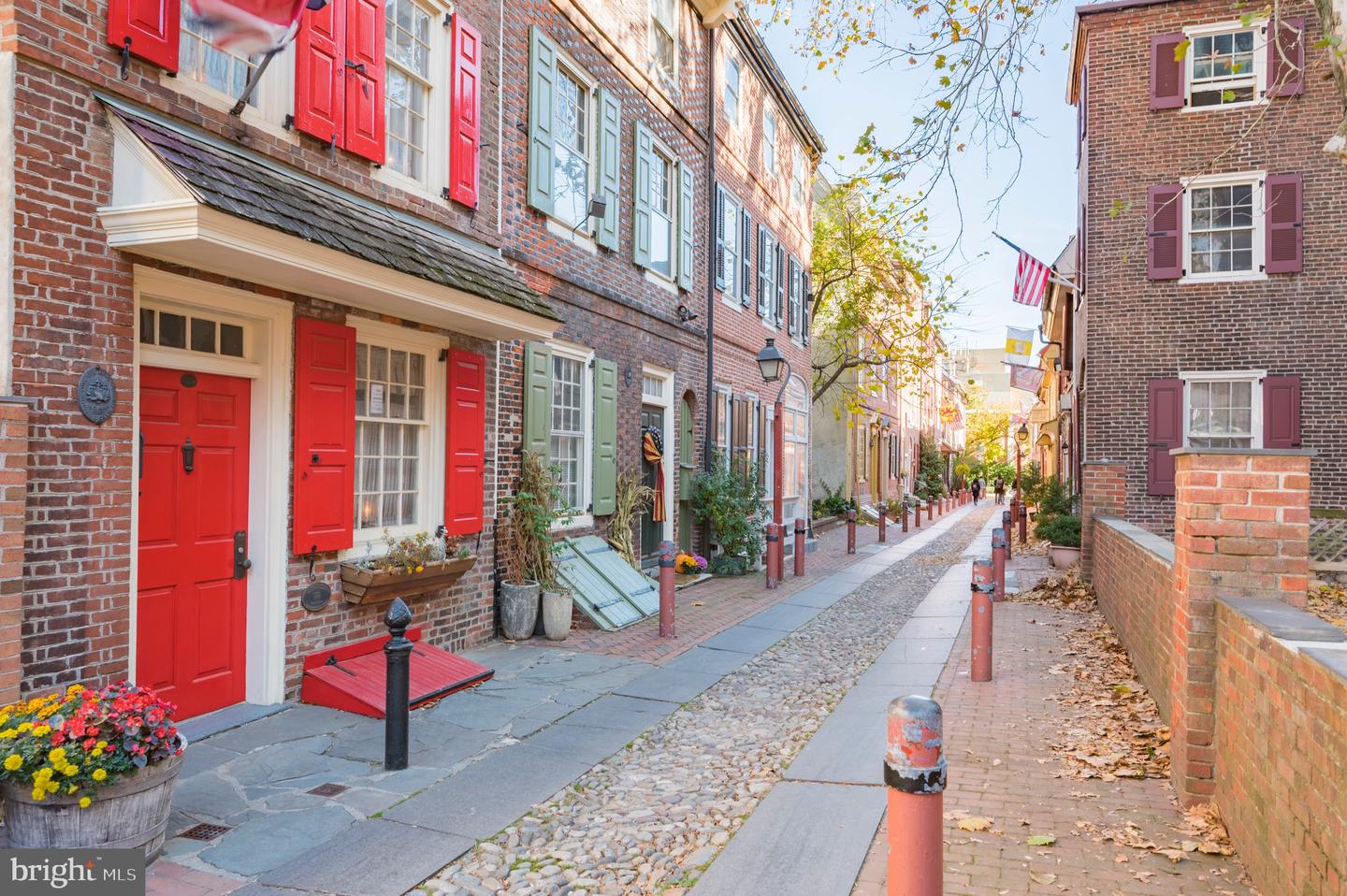 113 N BREAD STREET Unit: 3G2