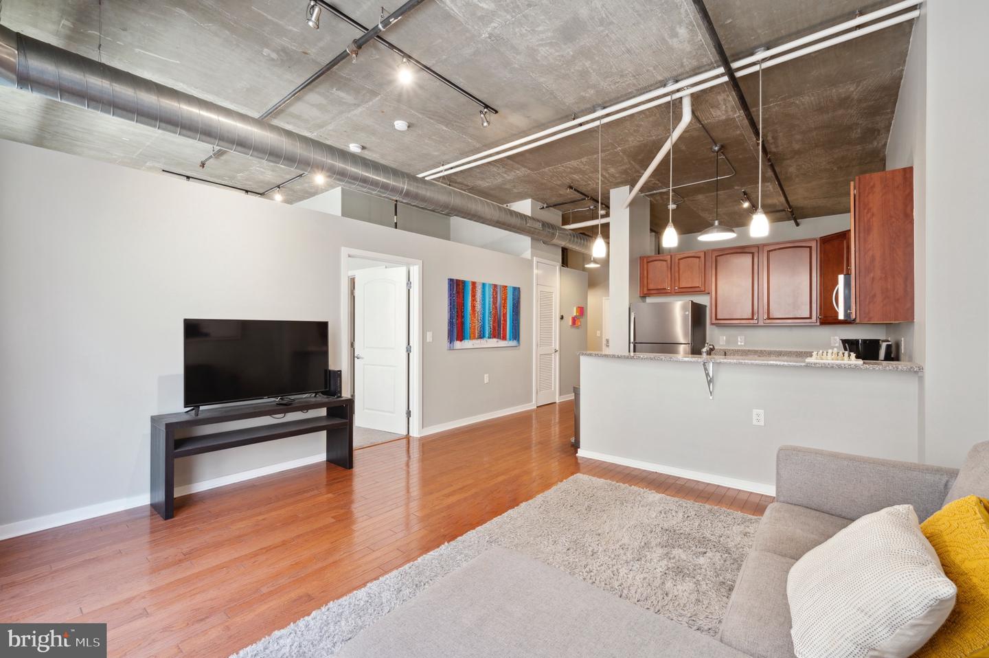 113 N BREAD STREET Unit: 3G2