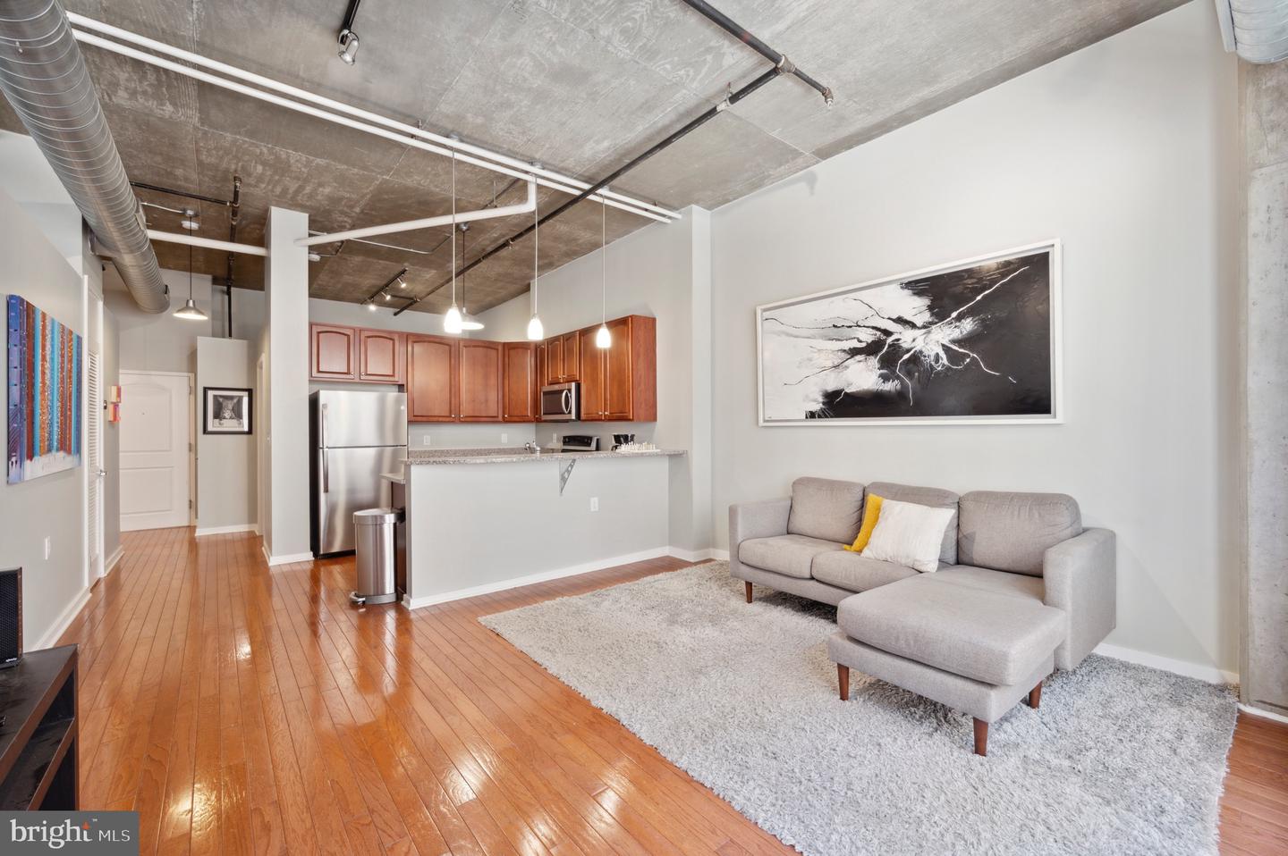 113 N BREAD STREET Unit: 3G2
