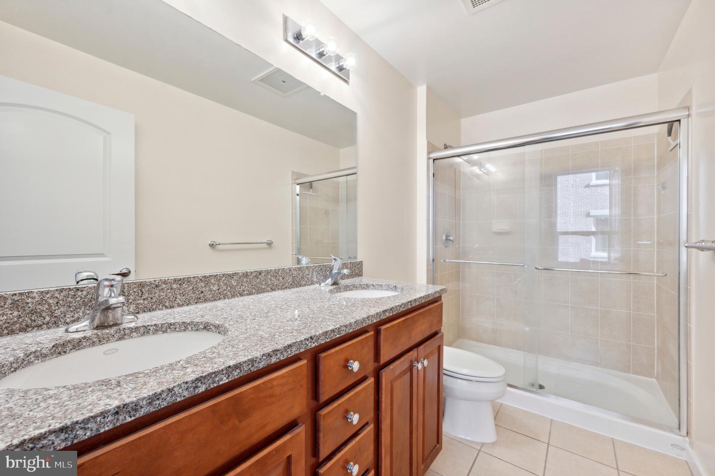 113 N BREAD STREET Unit: 3G2