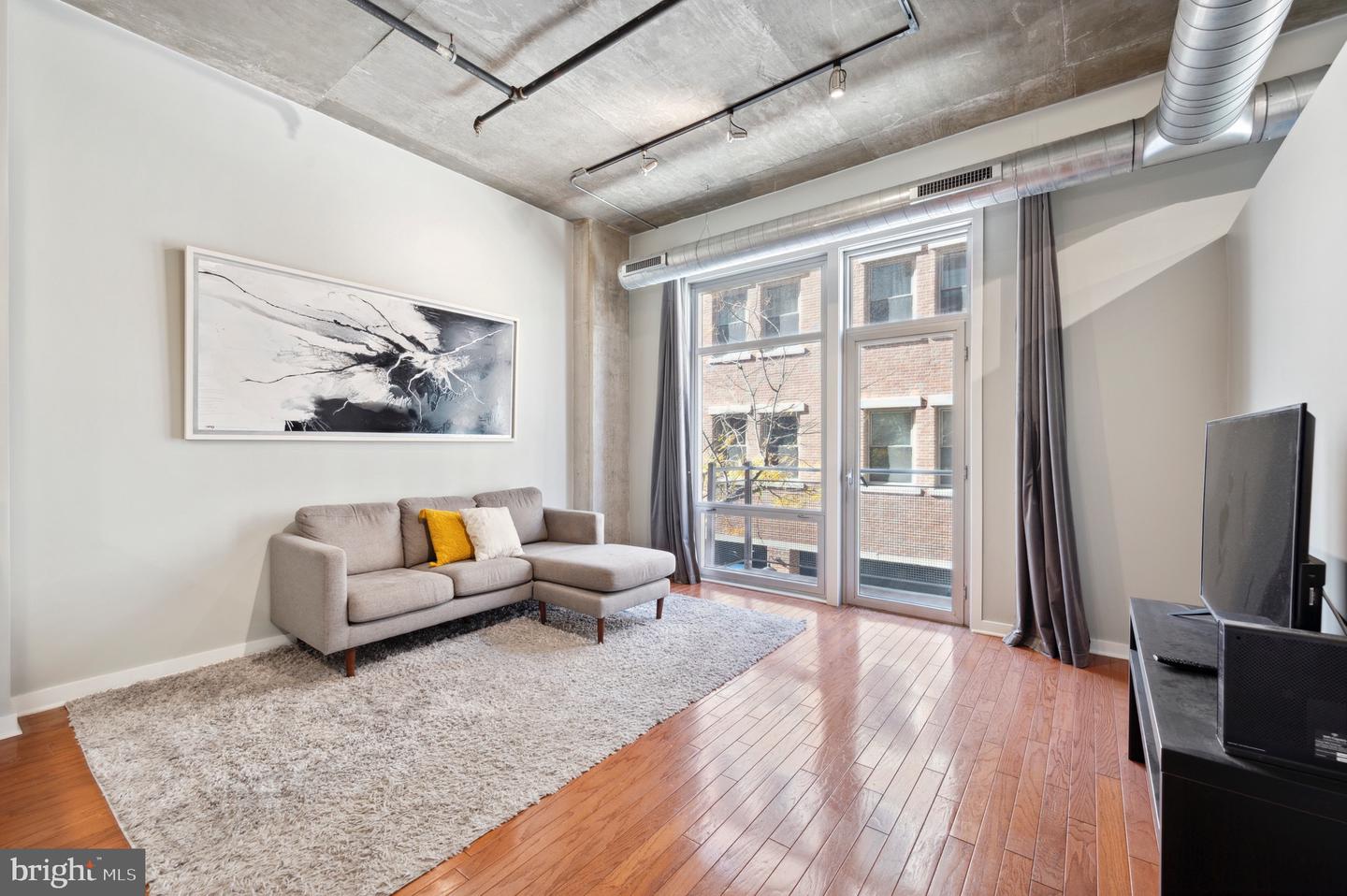 113 N BREAD STREET Unit: 3G2