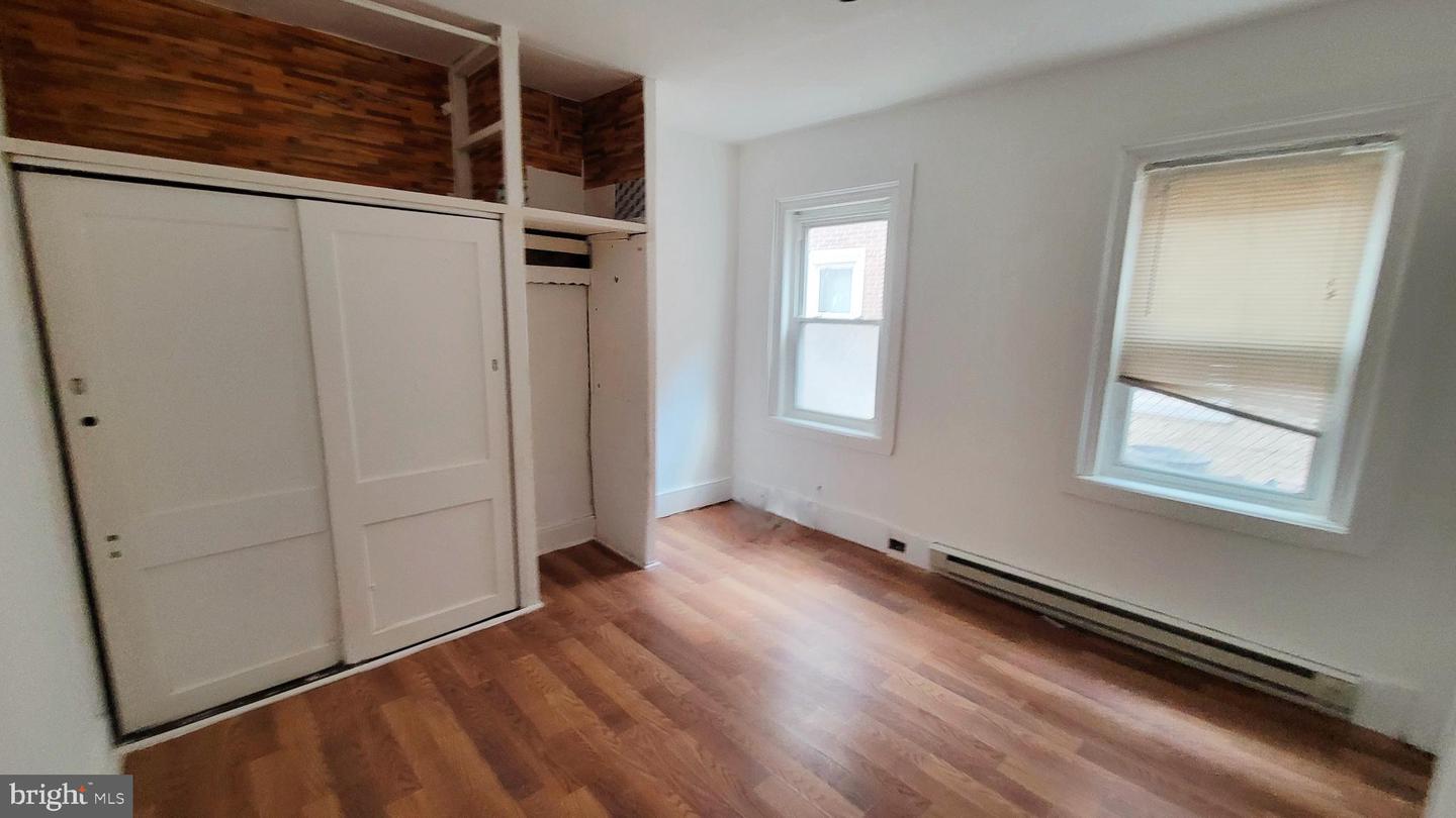 1249 Shackamaxon STREET Unit: 1F REAR